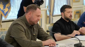 استقالة مدير مكتب الرئاسة الأوكرانية تثار بفضيحة فساد واسعة